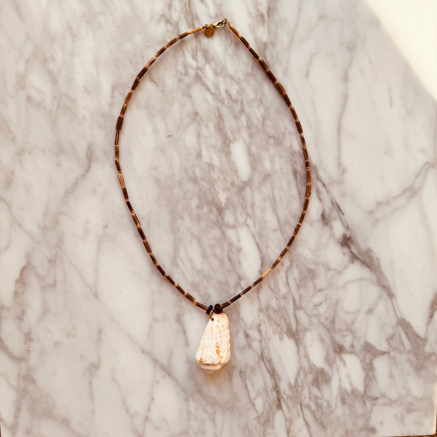 NECKLACE WOOD BIG SHELL