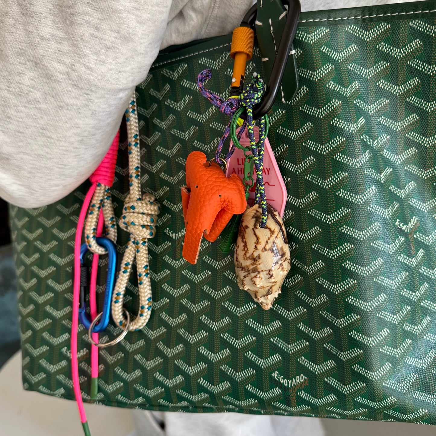 KEYCHAIN PURPLE ORANGE BLACK