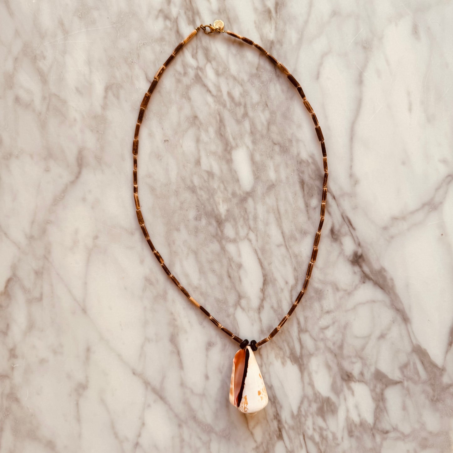 NECKLACE WOOD BIG SHELL