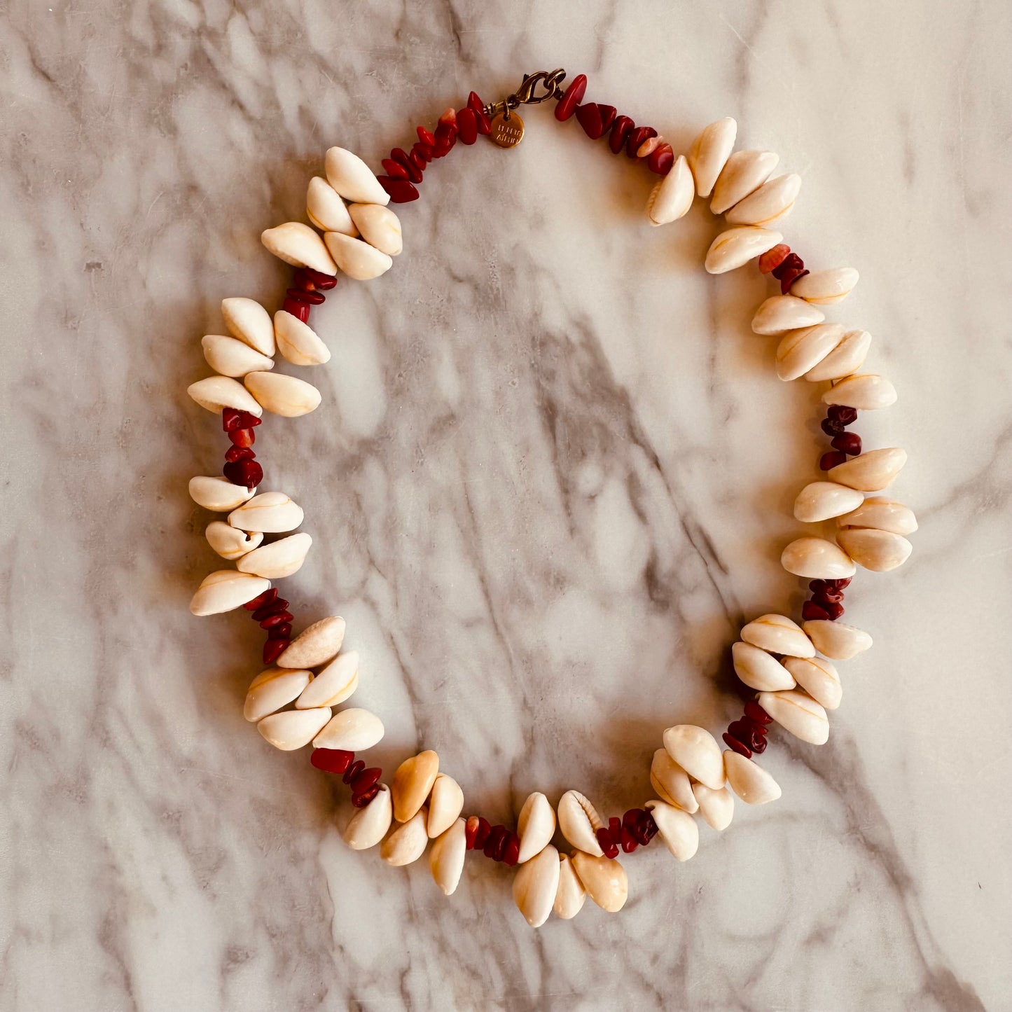NECKLACE RED SHELLS