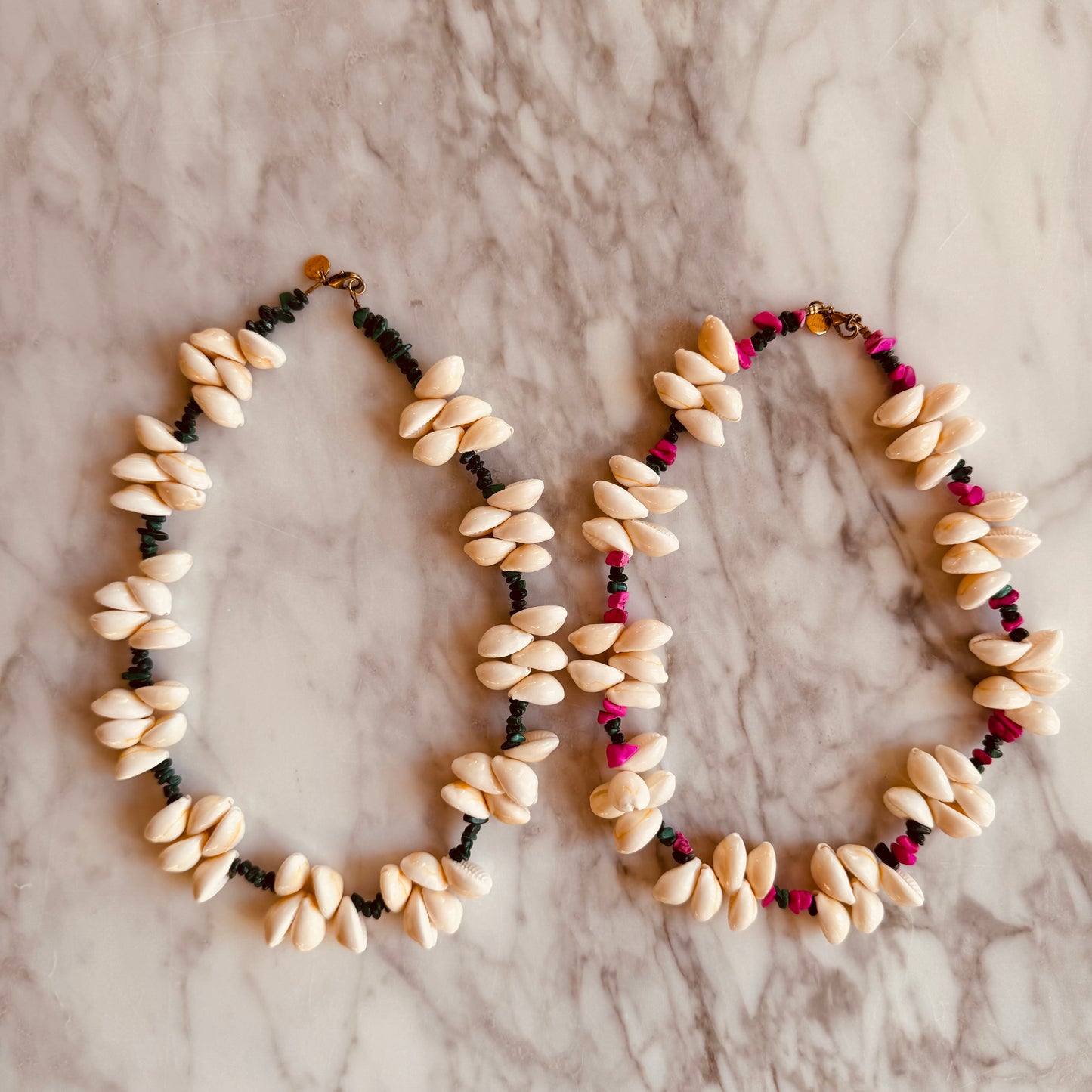 NECKLACE GREEN SHELLS