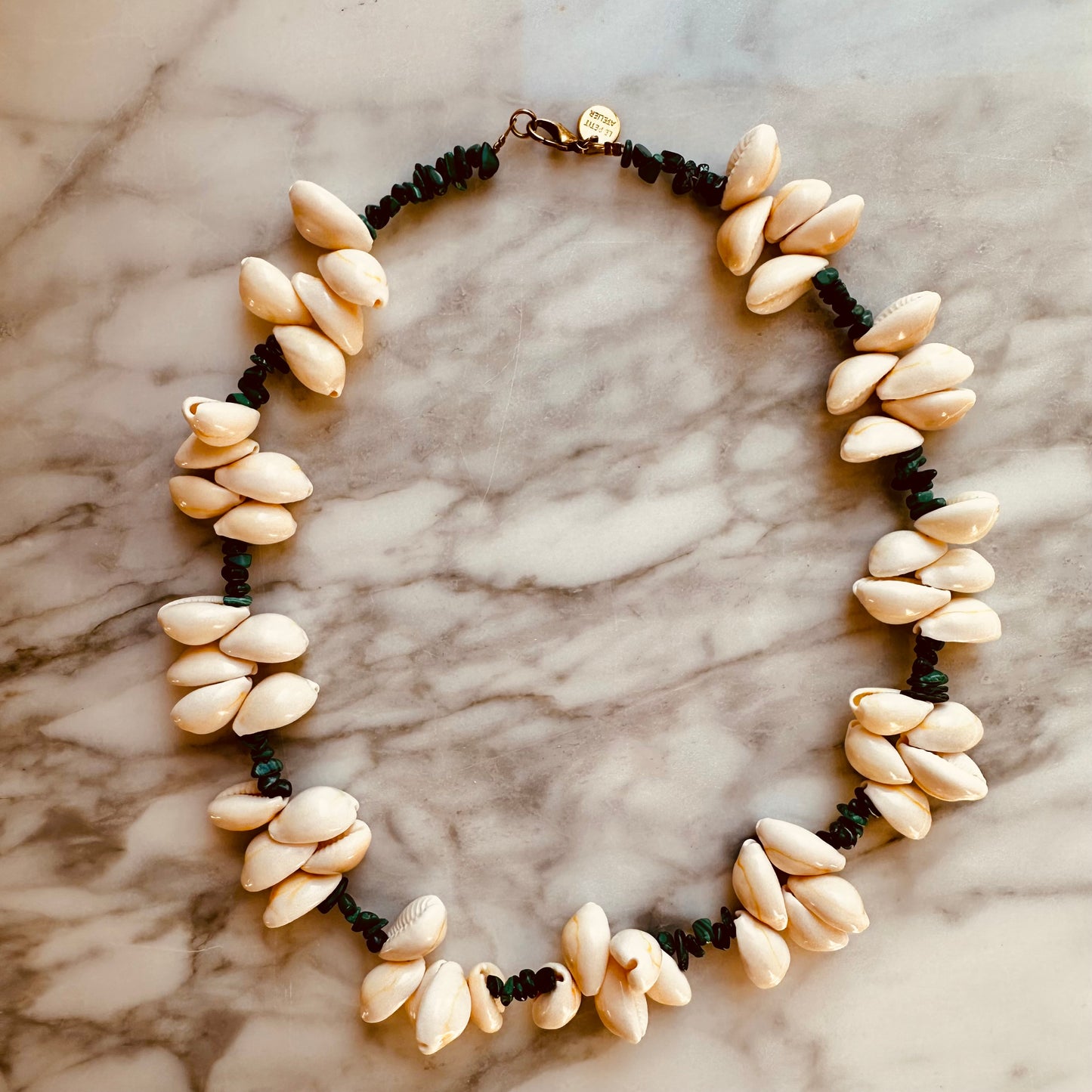 NECKLACE GREEN SHELLS