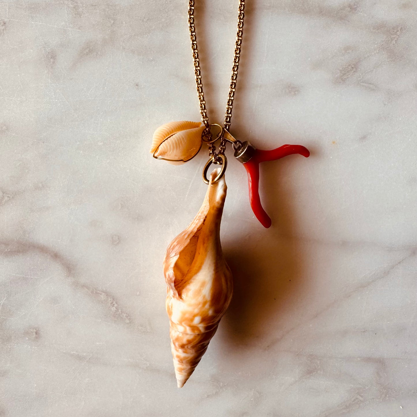 NECKLACE CORAL SHELL LIGHT BROWN