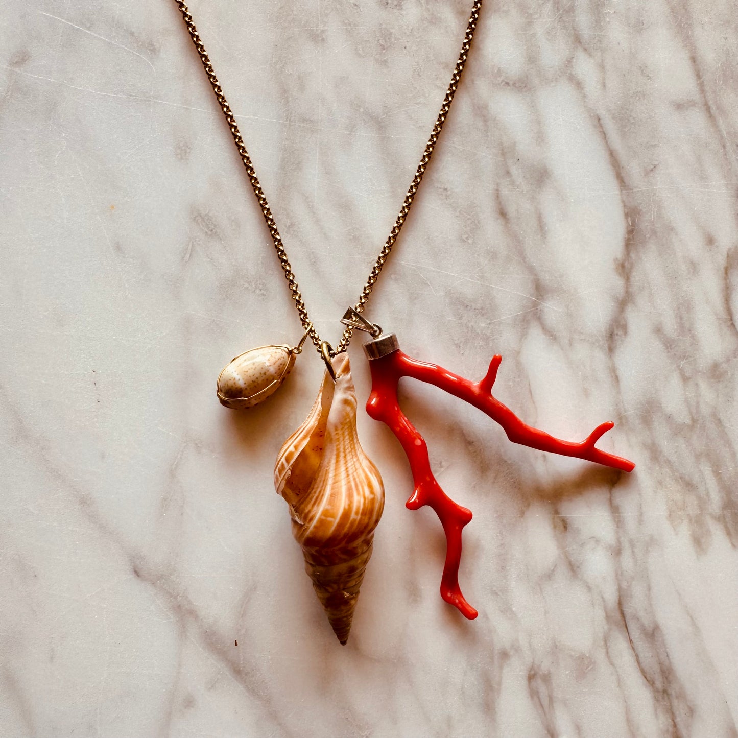 NECKLACE CORAL SHELL LIGHT BROWN L