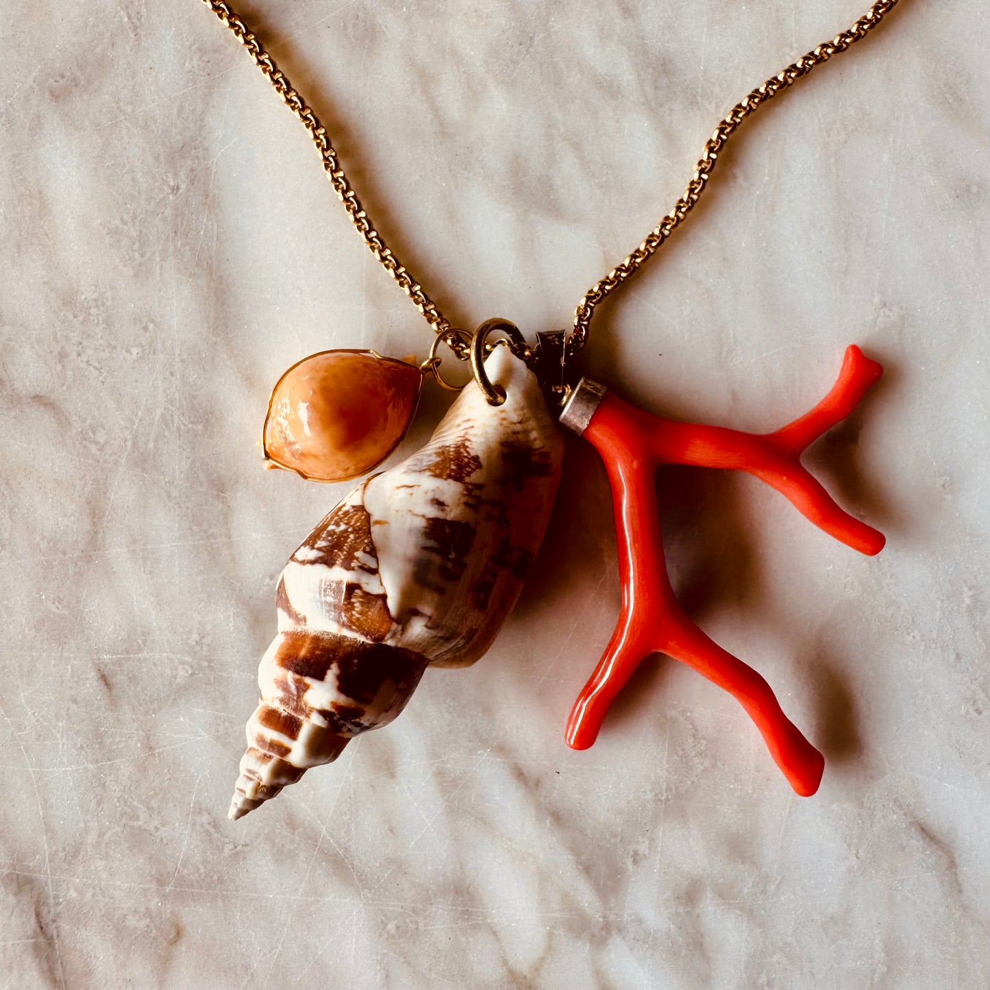 NECKLACE CORAL SHELL WHITE BROWN