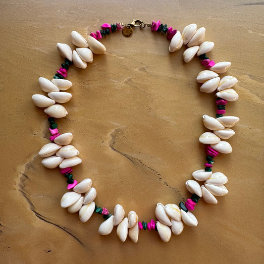 NECKLACE PINK GREEN SHELLS
